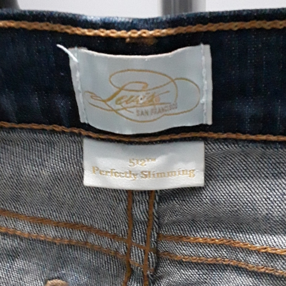 Levis - Picture 2 of 6